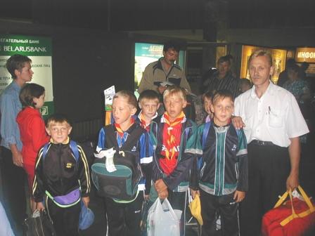 Reception in Italy was hospitable, to children have given many gifts which have occupied decent volume in their suitcases. Valery's photo Levonevsky Воспитанники Гродненского детского дома прибыли самолетом в Минск. Фото Валерия Левоневского